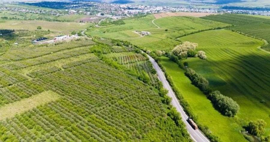 Teren extravilan, 7200 mp, cu deschidere la DN2 - E85, Falticeni - 1