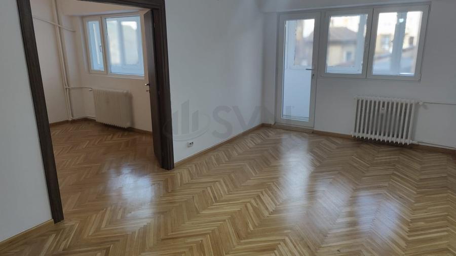 Apartament cu 3 camere decomandat în Dorobanți