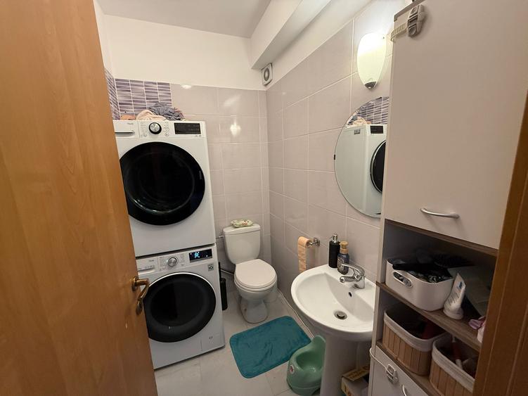 Apartament cu 3 camere si doua bai. Comision 0 - 9