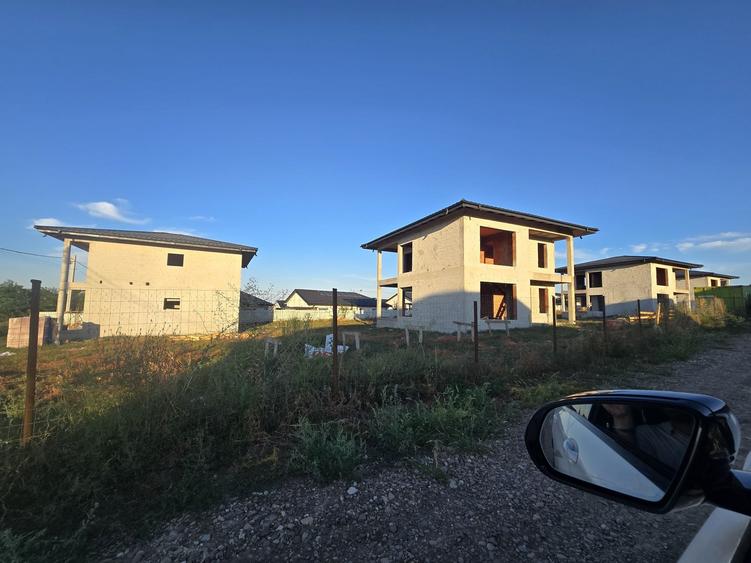 Casă cu 4 camere în Rediu