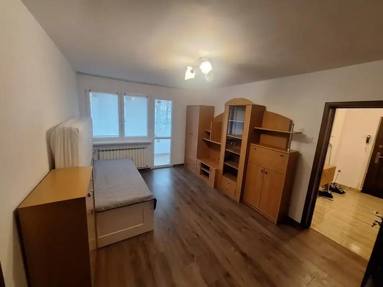 Garsoniera mare decomandata zona parc IOR metrou Nicolae Grigorescu - 13