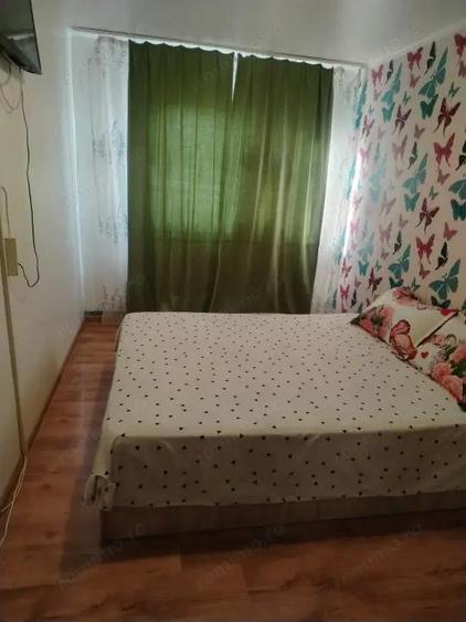 Apartament de vanzare 3 camere decomandat Et 4 Zona Hermes Rm Valcea - 5