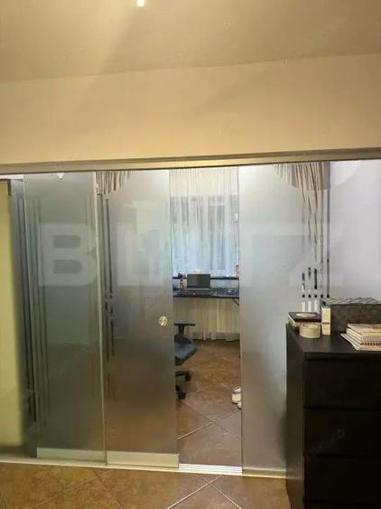 Apartament de vanzare cu 4 camere, zona Ultracentral SCHIMB SI CU CASA - 8