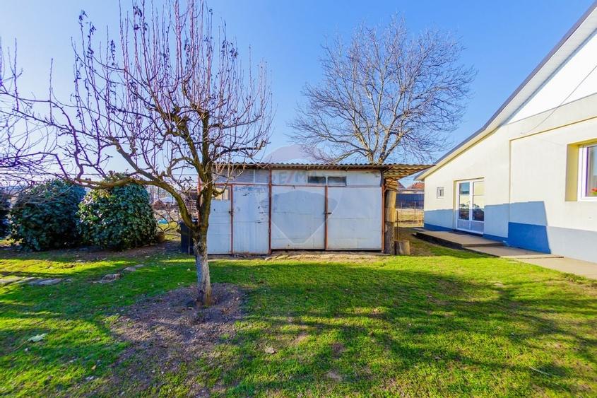 DE VANZARE Oportunitate rară proprietate cu 2 case zona Ulmeni - 7