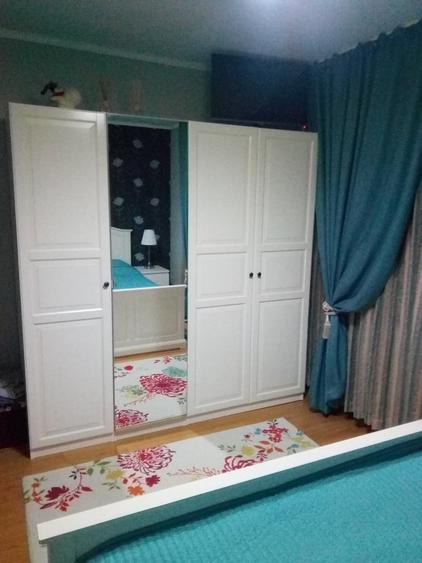 Apartament cu 3 camere semidecomandat în Teiul Doamnei