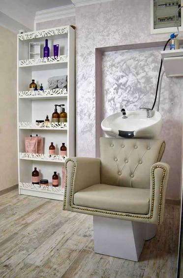 Inchiriere post lucru/ scaun frizer/ coafor/ make-up si cosmetica - 1