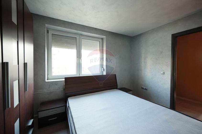 Apartament cu 3 camere de închiriat, în zona Rogerius - 12