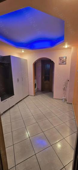 Inchiriez apartament decomandat cu 2 camere - 8