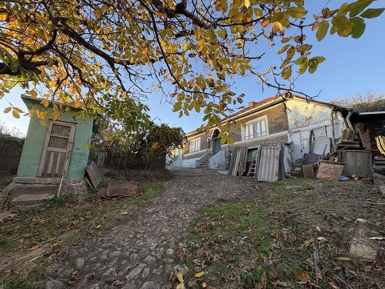 Casa batraneasca + teren 1004 mp in Breaza, Buzau - 1