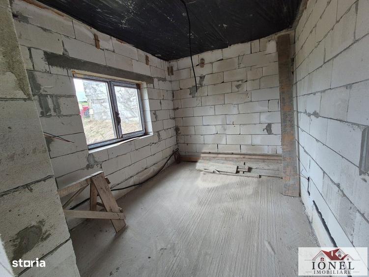 Casa la rosu de vanzare in Alba Iulia - 3