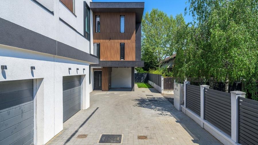 REV2004888 Vila deosebita I Erou Iancu Nicolae - 29