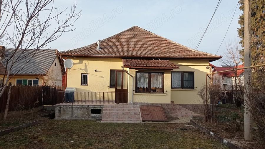 Progresului(linga Policlina 2),Casa 3 camere,baie,bucatarie,garaj,curte,mobilata si utilata,800 euro - 9