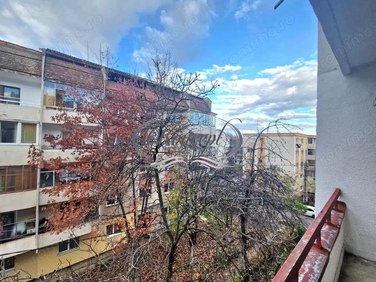 Apartament decomandat cu 2 balcoane in Intre Lacuri - 16