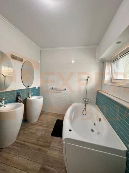 Proprietate deosebita, situata in zona Palazu Mare - 16