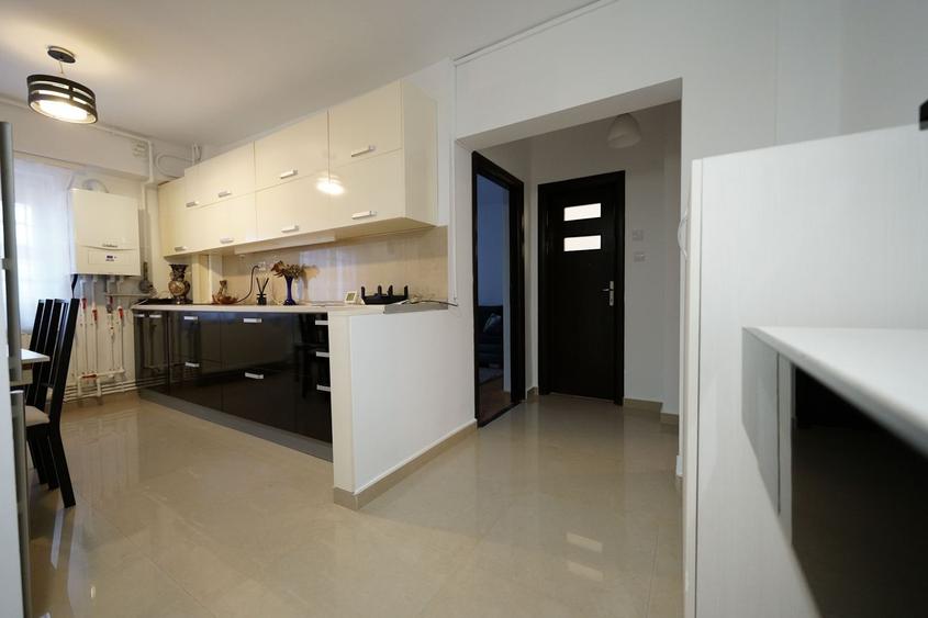 3 Camere, 2 bai, Centrala Proprie, Loc Parcare, Rond Alba Iulia - 3