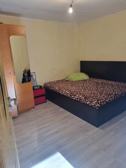 Ofer spre inchiriere doua camere la vila - 2