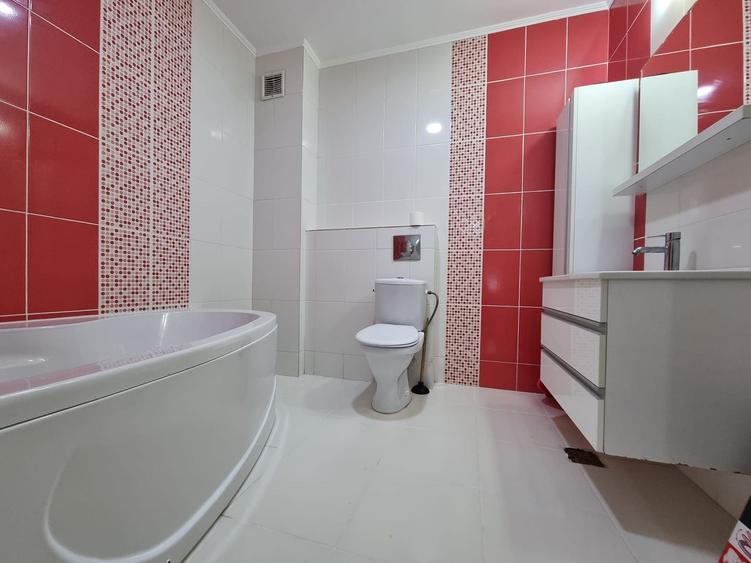 Apartament 3 camere de închiriat în zona Cazino Mamaia (pe partea cu l - 4