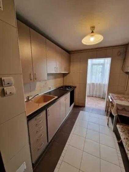 Apartament cu 3 camere, DECOMANDAT, etajul 2/4, zona Alexandru - 4