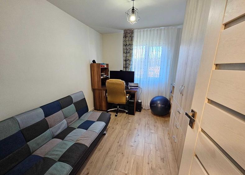 Apartament cu 4 camere decomandat, mobilat în Mănăștur