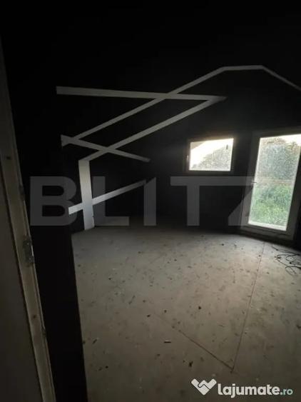 Casă cu 3 camere cu Teren 1600 Mp în Petrilaca