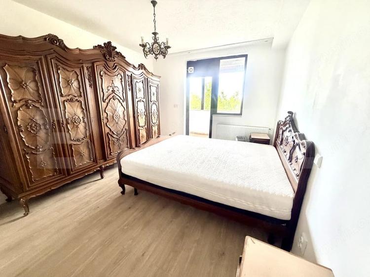 Apartament cu 5 camere decomandat în Cetate