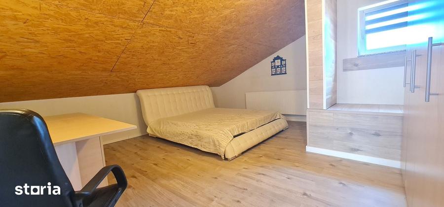 Casă cu 4 camere cu Teren 275 Mp în Central