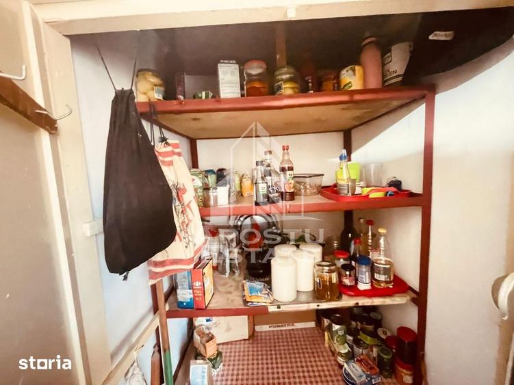 Apartament cu 2 camere semidecomandat, mobilat în Pârneava
