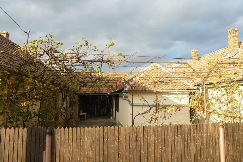 Casă cu 3 camere în Crasna
