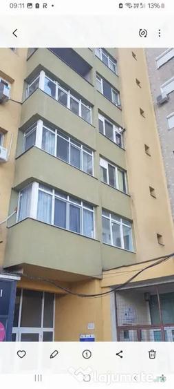 Apartament cu 3 camere decomandat în UTA
