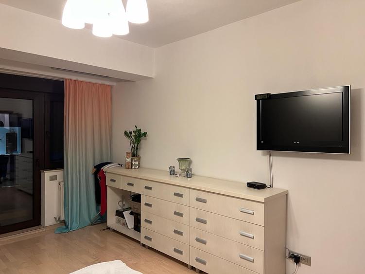 Apartament cu 4 camere decomandat în Vitan