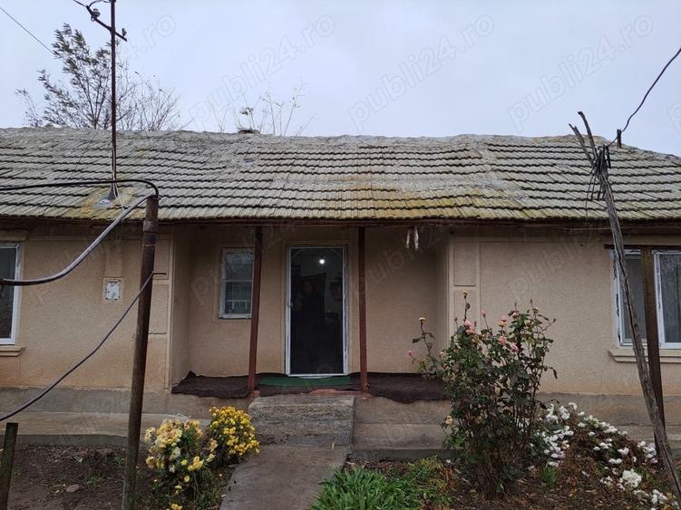 Casă cu 3 camere în Nuntași