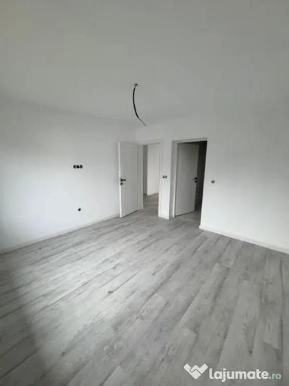 Casă cu 4 camere cu Teren 600 Mp în Satu Nou de Jos
