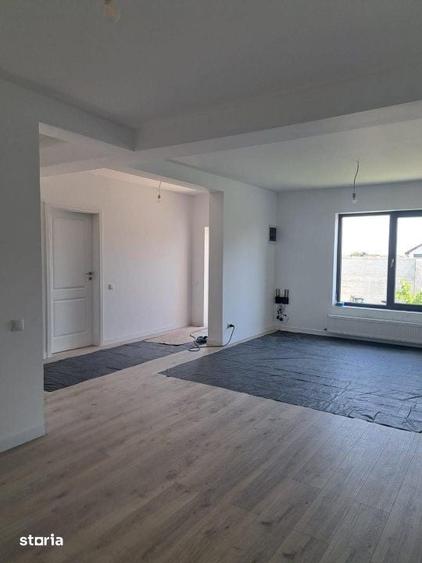 Casă cu 3 camere cu Teren 250 Mp în Central
