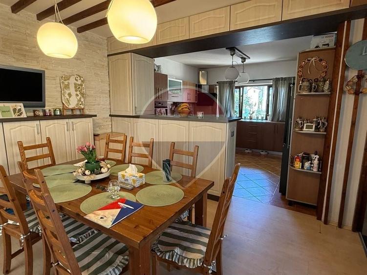 Duplex cu 7 camere cu Teren 235 Mp în Central