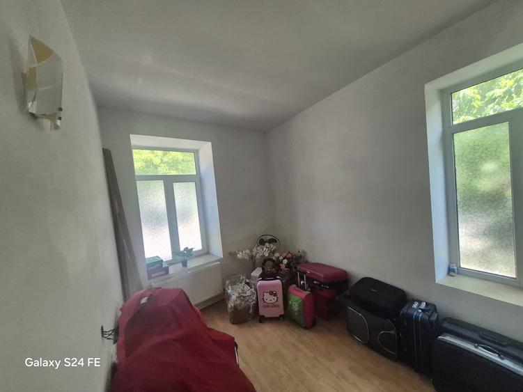 Casă cu 5 camere cu Teren 350 Mp în Central