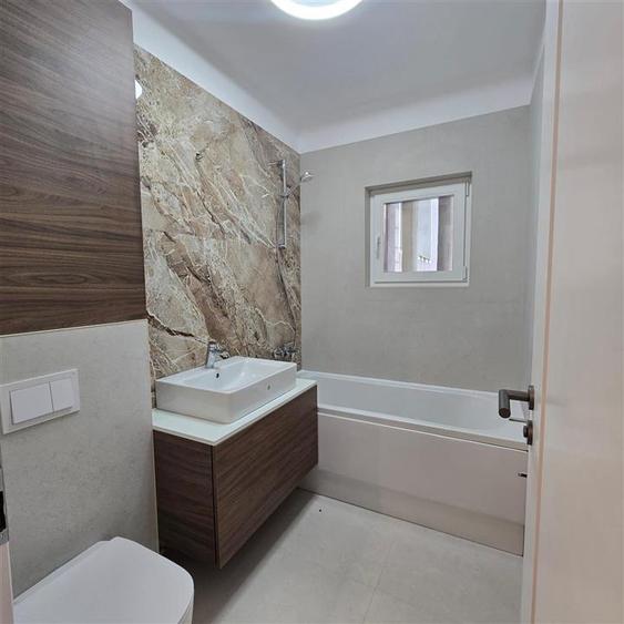 Apartament cu 4 camere decomandat în Copou