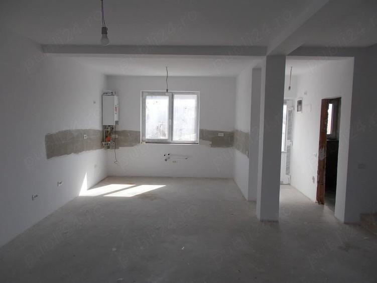Casă cu 5 camere cu Teren 328 Mp în Favorit