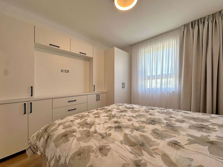 Apartament cu 3 camere decomandat, mobilat în Tractorul