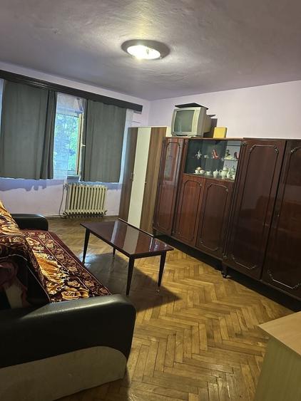 Apartament cu 2 camere decomandat în Steaua