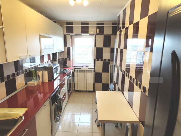 Apartament cu 3 camere decomandat, mobilat în Micro 11