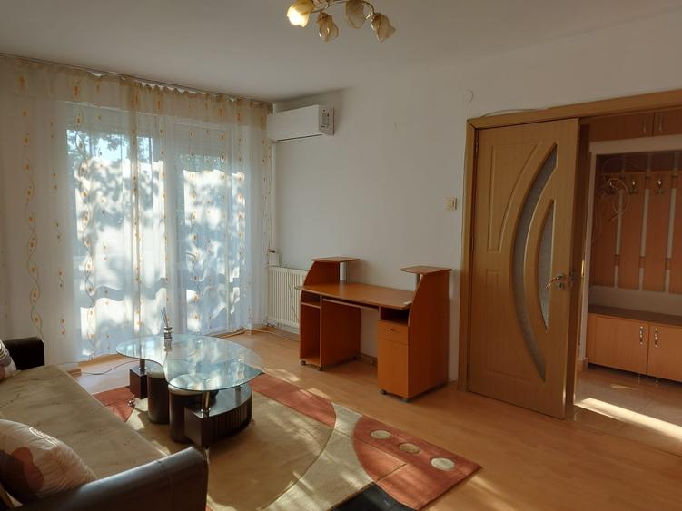 Apartament cu 2 camere semidecomandat în P-ța Unirii