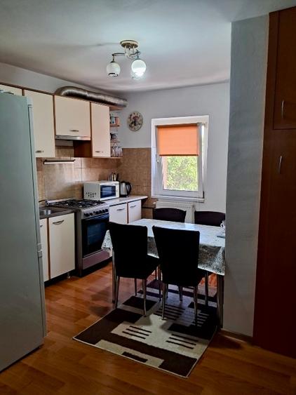 Apartament cu 2 camere semidecomandat, mobilat în Dorobanților