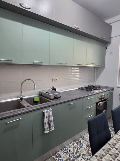 Apartament cu 2 camere decomandat în Roșu