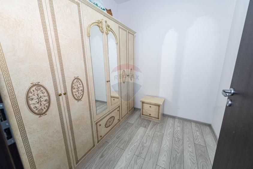 Apartament cu 2 camere semidecomandat, mobilat în Păcii