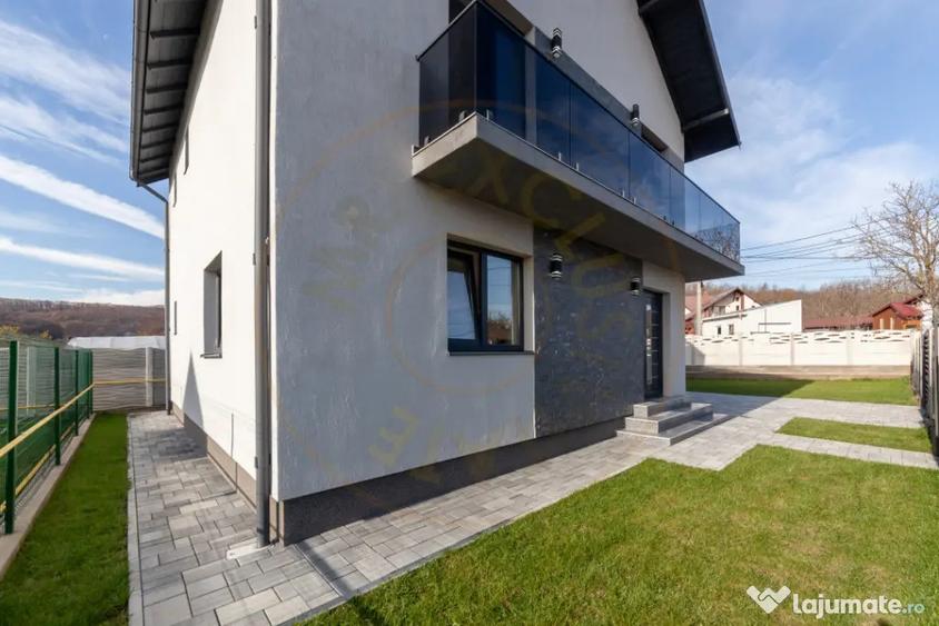 Casă cu 4 camere cu Teren 330 Mp în Argeșelu