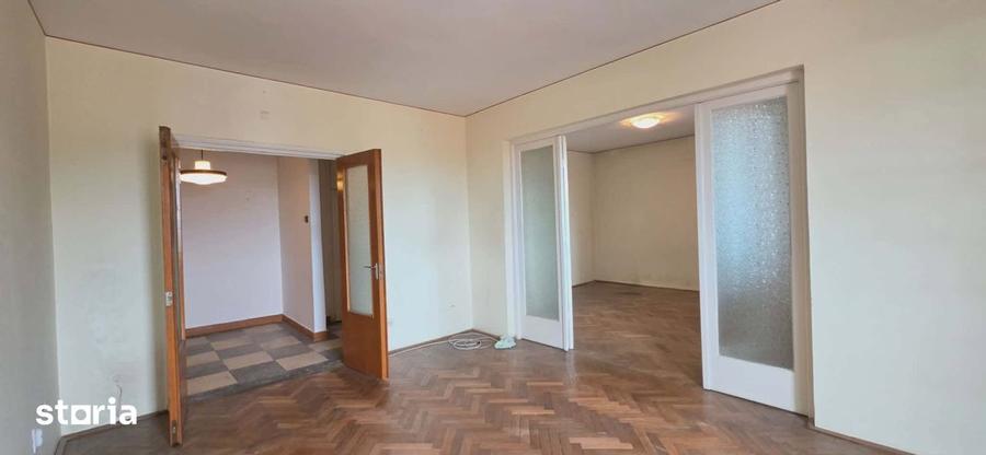 Apartament cu 3 camere în Central