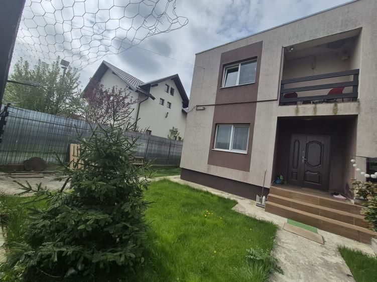 Duplex cu 4 camere cu Teren 200 Mp în Domnești