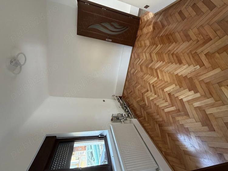 Casă cu Teren 350 Mp în Central