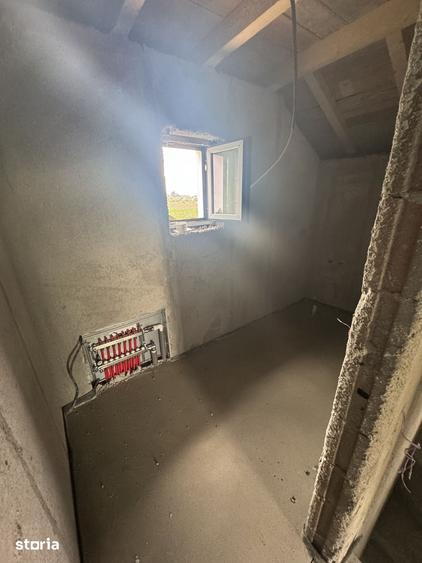Casă cu 4 camere cu Teren 400 Mp în Clinceni