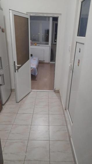 Inchiriez garsoniera - 2